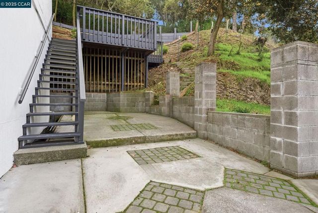 5584 Circle Dr, El Sobrante, CA 94803