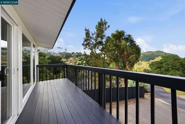 5584 Circle Dr, El Sobrante, CA 94803