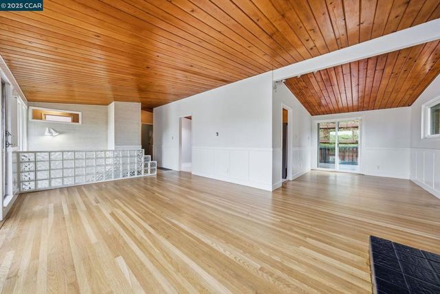 5584 Circle Dr, El Sobrante, CA 94803