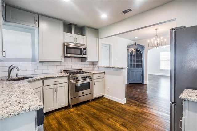 3147 Hedgerow Drive, Dallas, TX 75235