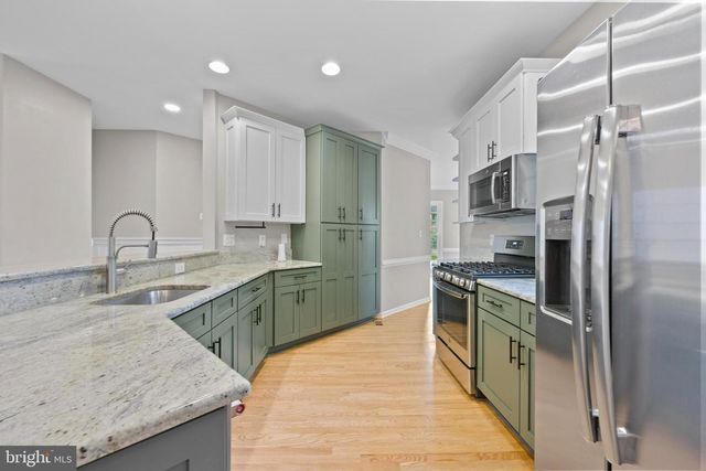 20712 PARKSIDE CIR, Sterling, VA 20165