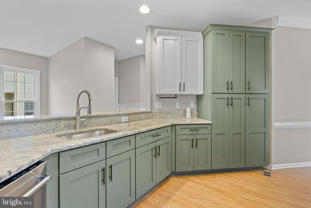20712 PARKSIDE CIR, Sterling, VA 20165