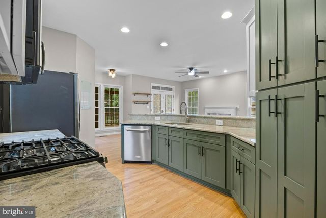 20712 PARKSIDE CIR, Sterling, VA 20165