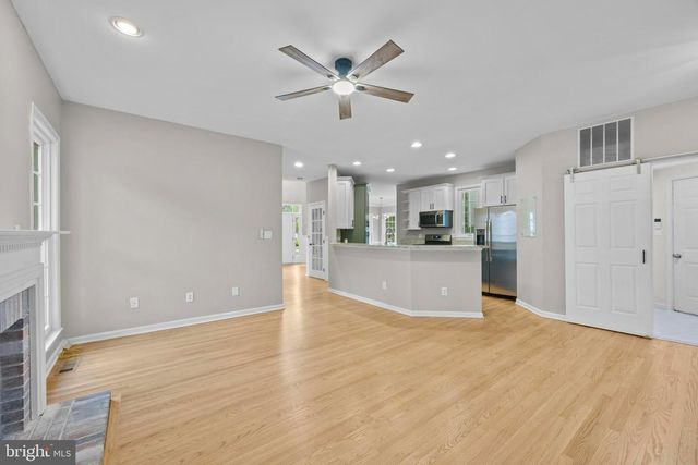 20712 PARKSIDE CIR, Sterling, VA 20165