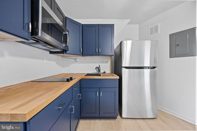 20712 PARKSIDE CIR, Sterling, VA 20165