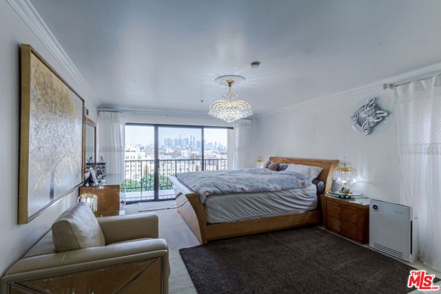 727 S Ardmore Avenue 906, Los Angeles, CA 90005