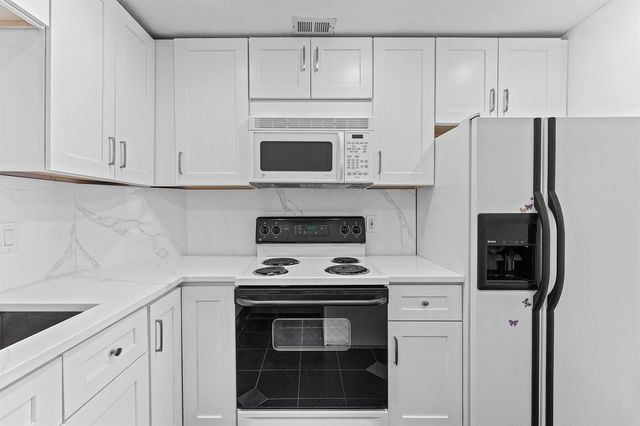 1980 S Ocean Drive 18q, Hallandale Beach, FL 33009