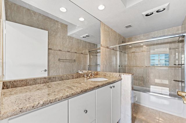 1980 S Ocean Drive 18q, Hallandale Beach, FL 33009