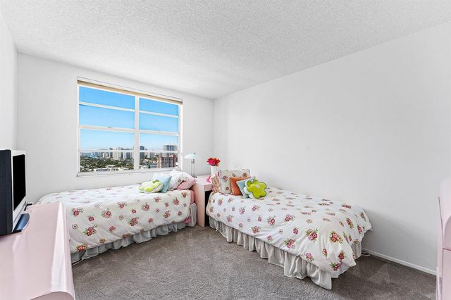 1980 S Ocean Drive 18q, Hallandale Beach, FL 33009