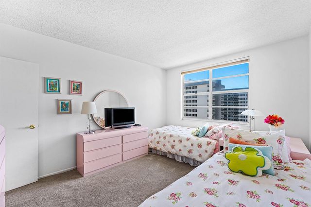 1980 S Ocean Drive 18q, Hallandale Beach, FL 33009