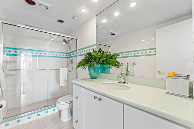 1980 S Ocean Drive 18q, Hallandale Beach, FL 33009