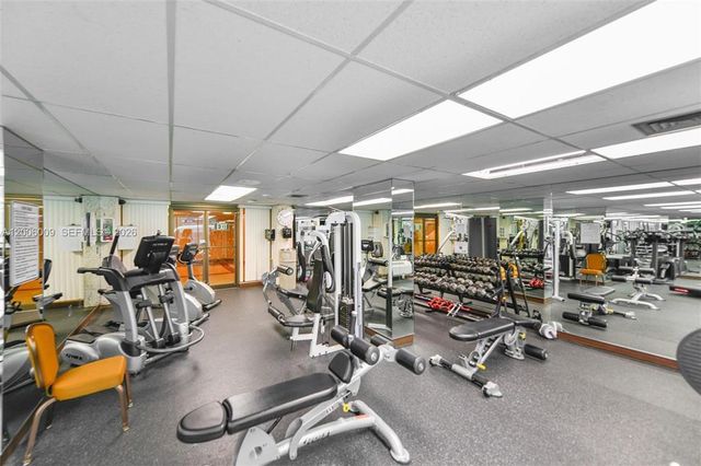 1980 S Ocean Drive 18q, Hallandale Beach, FL 33009