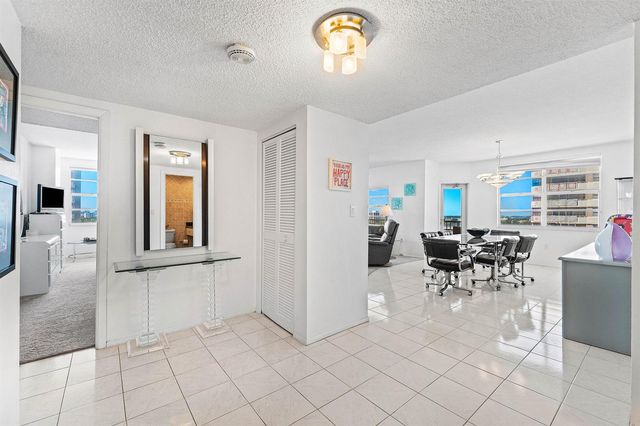 1980 S Ocean Drive 18q, Hallandale Beach, FL 33009