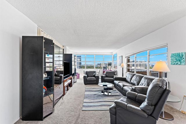 1980 S Ocean Drive 18q, Hallandale Beach, FL 33009