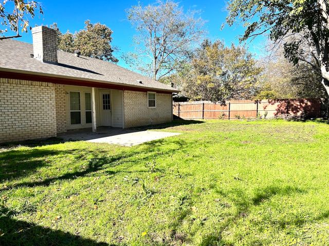 6704 Spoonwood Lane, Fort Worth, TX 76137