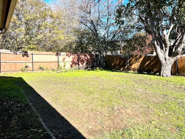 6704 Spoonwood Lane, Fort Worth, TX 76137