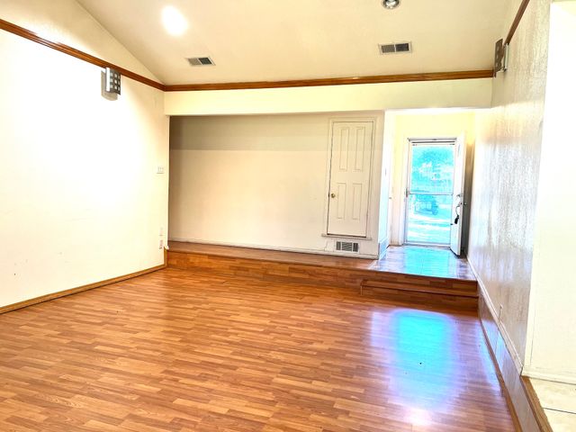 6704 Spoonwood Lane, Fort Worth, TX 76137