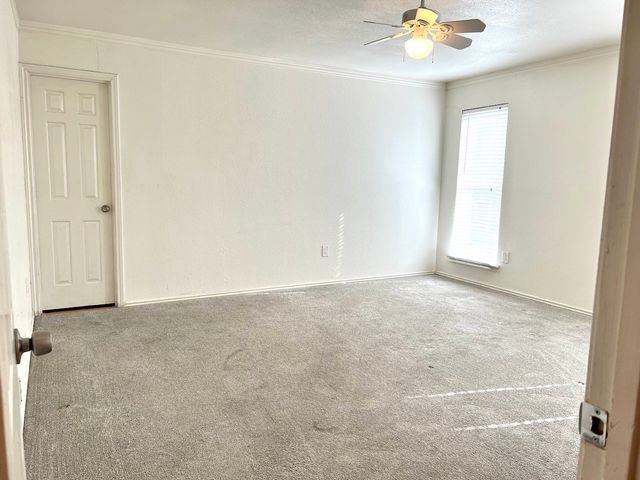 6704 Spoonwood Lane, Fort Worth, TX 76137