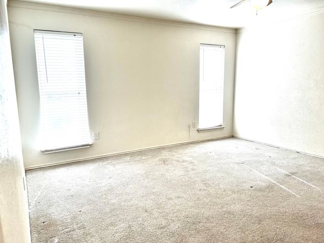 6704 Spoonwood Lane, Fort Worth, TX 76137