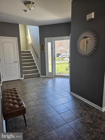 675 COUNTRY CLUB DR, Egg Harbor City, NJ 08215