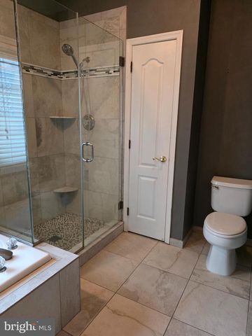 675 COUNTRY CLUB DR, Egg Harbor City, NJ 08215