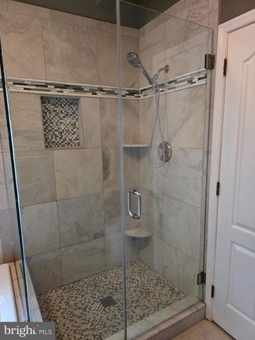 675 COUNTRY CLUB DR, Egg Harbor City, NJ 08215