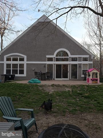 675 COUNTRY CLUB DR, Egg Harbor City, NJ 08215
