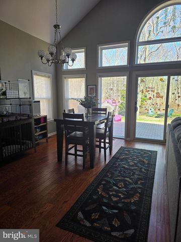 675 COUNTRY CLUB DR, Egg Harbor City, NJ 08215