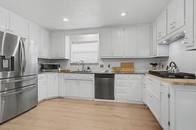 514 Willow Way, Highland Village, TX 75077