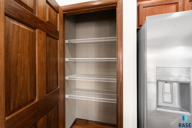 2217 S Ollerich Ave Avenue, Sioux Falls, SD 57106