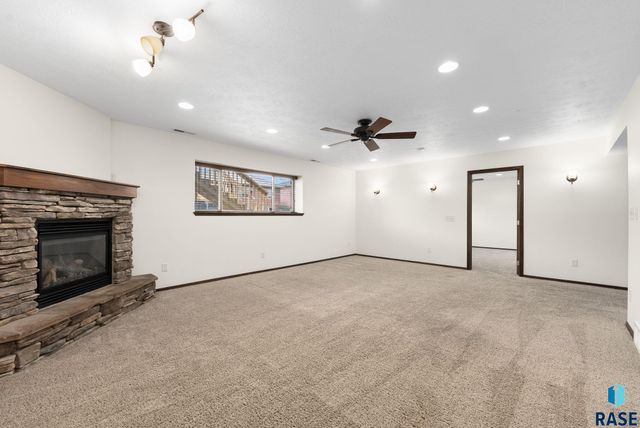 2217 S Ollerich Ave Avenue, Sioux Falls, SD 57106