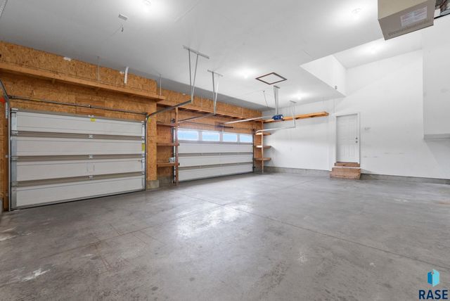 2217 S Ollerich Ave Avenue, Sioux Falls, SD 57106