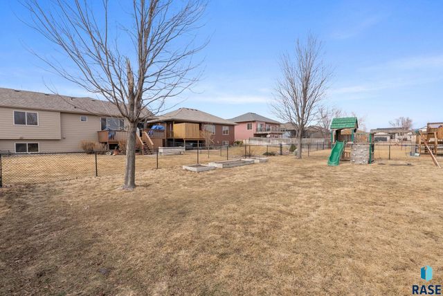 2217 S Ollerich Ave Avenue, Sioux Falls, SD 57106