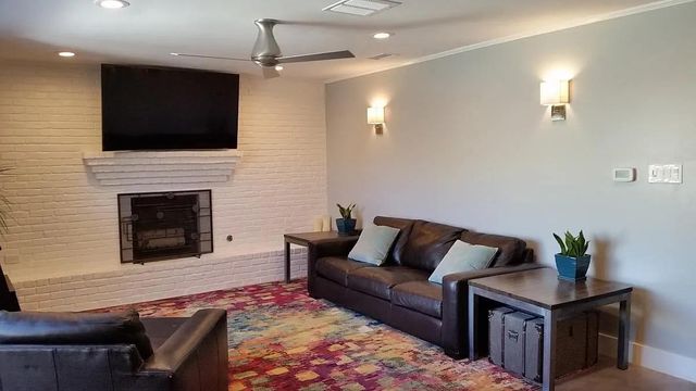 2300 Barton SKWY A, Austin, TX 78704