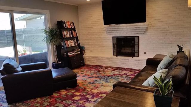 2300 Barton SKWY A, Austin, TX 78704
