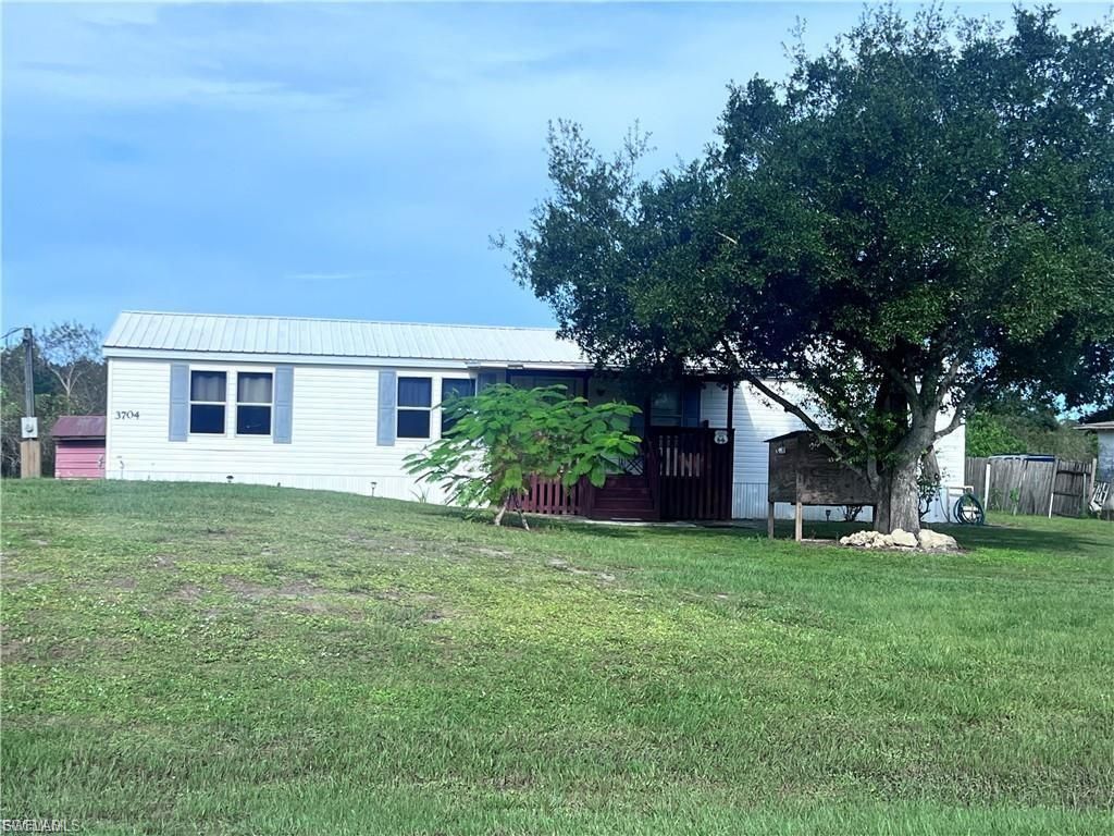 3704 Dustin DR, LABELLE, FL 33935 — exterior