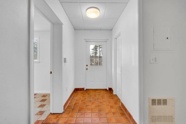 454 Calef Highway, Lee, NH 03861