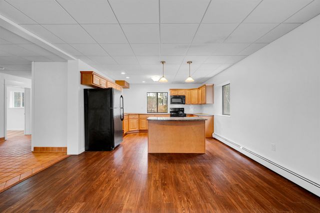 454 Calef Highway, Lee, NH 03861