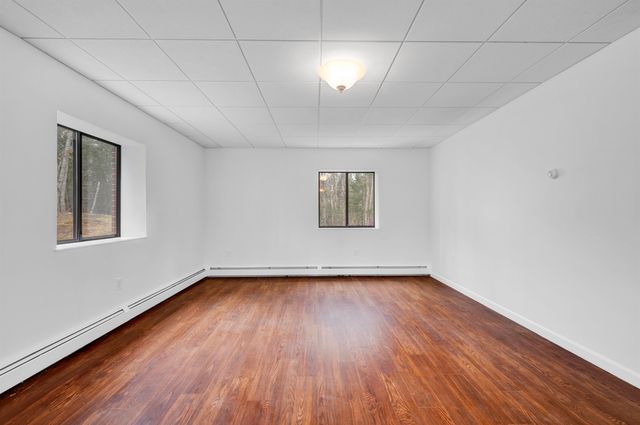 454 Calef Highway, Lee, NH 03861