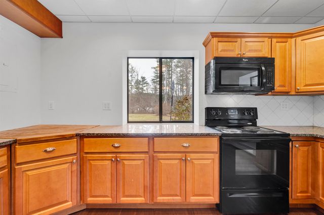 454 Calef Highway, Lee, NH 03861