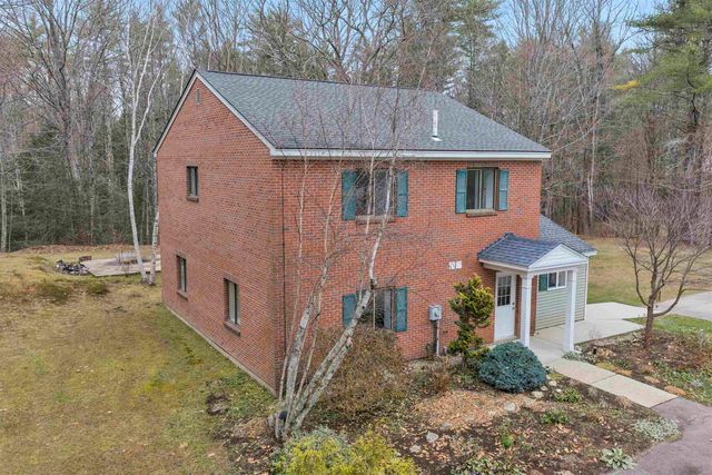 454 Calef Highway, Lee, NH 03861