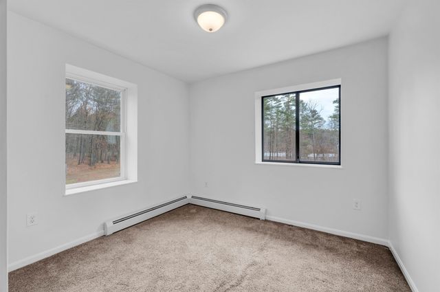 454 Calef Highway, Lee, NH 03861