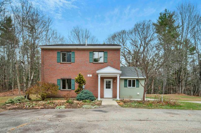 454 Calef Highway, Lee, NH 03861