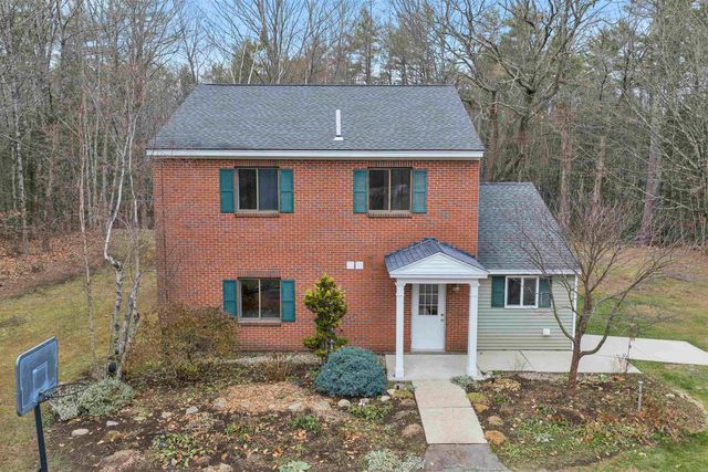 454 Calef Highway, Lee, NH 03861