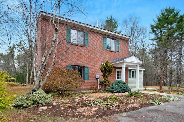 454 Calef Highway, Lee, NH 03861