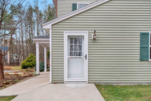 454 Calef Highway, Lee, NH 03861