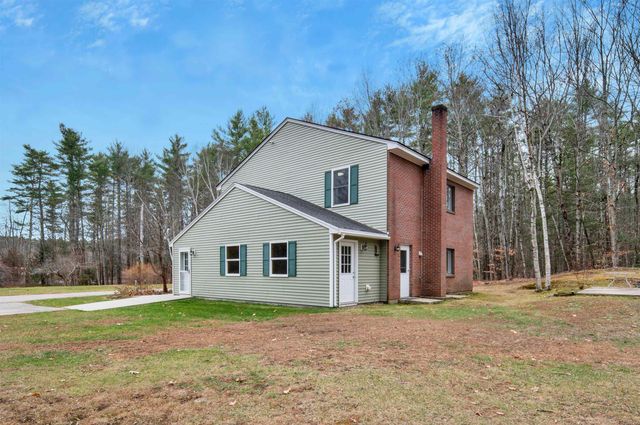 454 Calef Highway, Lee, NH 03861