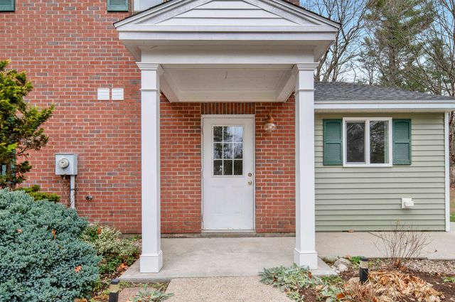 454 Calef Highway, Lee, NH 03861