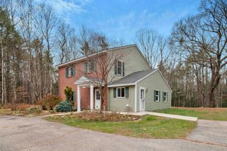 454 Calef Highway, Lee, NH 03861