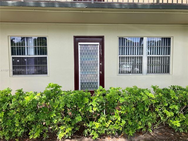 800 SW 131st Ave 109F, Pembroke Pines, FL 33027